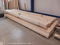 Partij houten balken - afbeelding 1 van  5