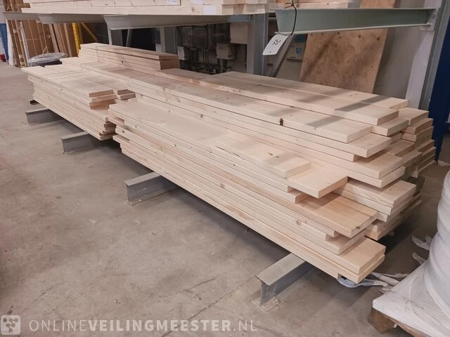 Partij houten balken - afbeelding 1 van  5