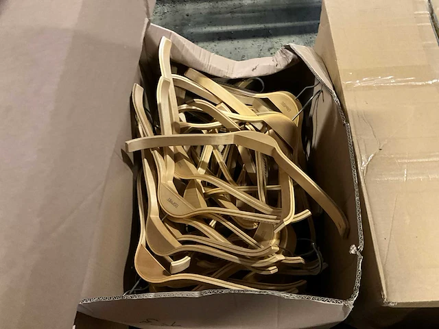 Partij houten kledinghanger - afbeelding 3 van  4