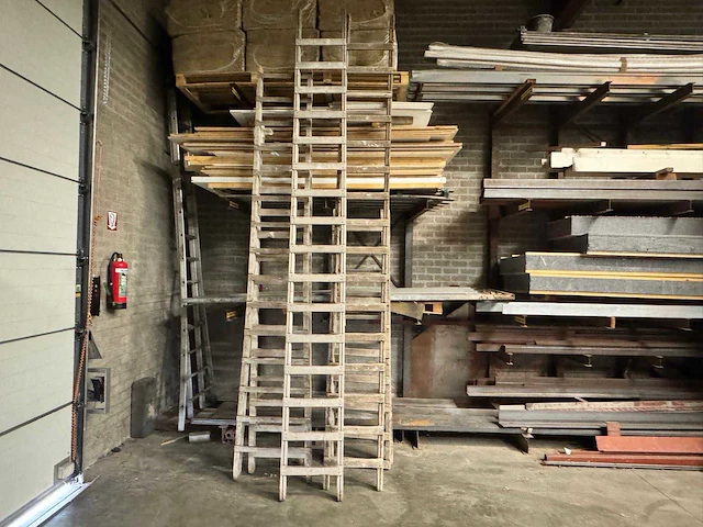 Partij houten ladders, 6 stuks - afbeelding 1 van  1