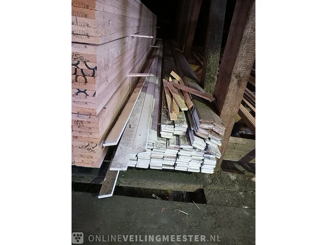 Partij houten planken en plinten - afbeelding 6 van  8