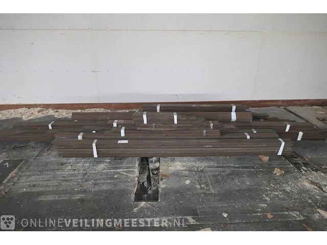 Partij houten planken - afbeelding 1 van  7