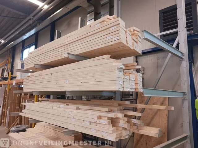 Partij houten regels en planken - afbeelding 1 van  6