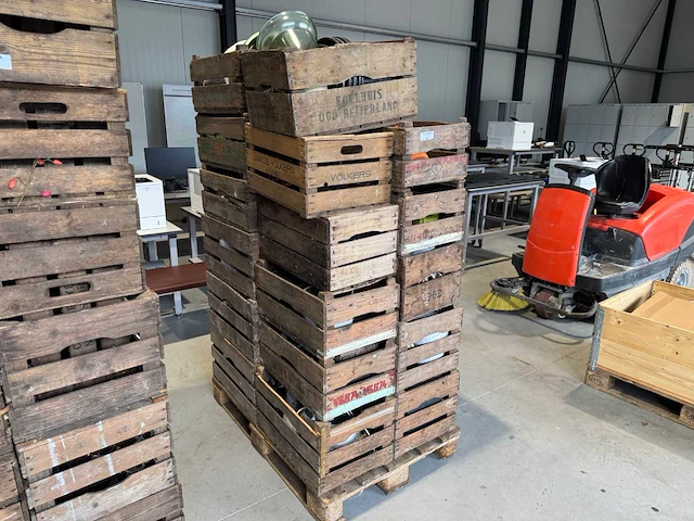 Partij houten veilingkisten, fruitkisten - afbeelding 1 van  3