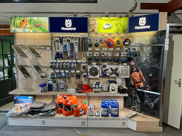 Partij husqvarna bos & tuin artikelen - afbeelding 1 van  9