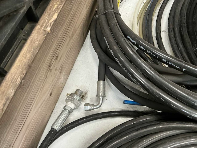 Partij hydrauliekslang - afbeelding 5 van  8