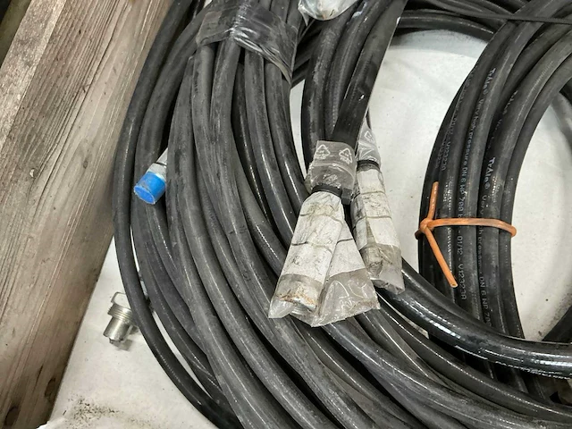 Partij hydrauliekslang - afbeelding 8 van  8
