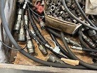 Partij hydraulisch koppelingen en slangen - afbeelding 10 van  11