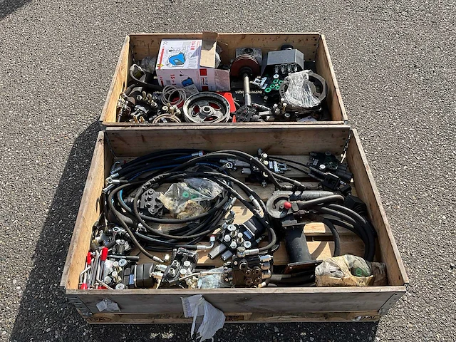 Partij hydraulische onderdelen - afbeelding 4 van  8