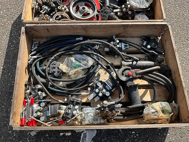 Partij hydraulische onderdelen - afbeelding 7 van  8