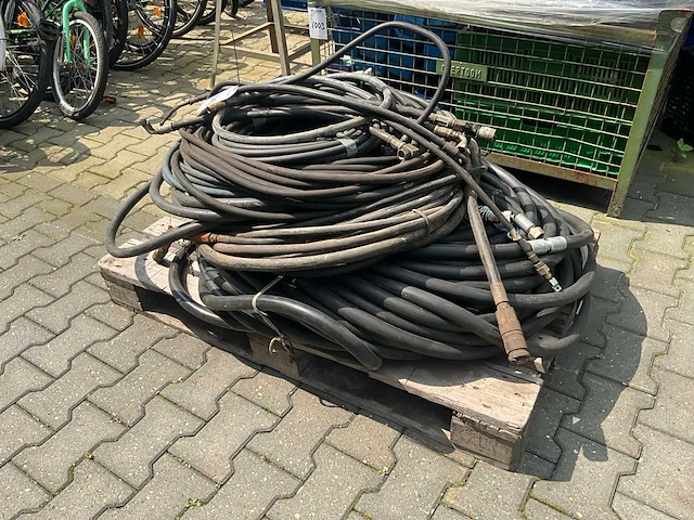 Partij hydraulische slangen - afbeelding 1 van  3