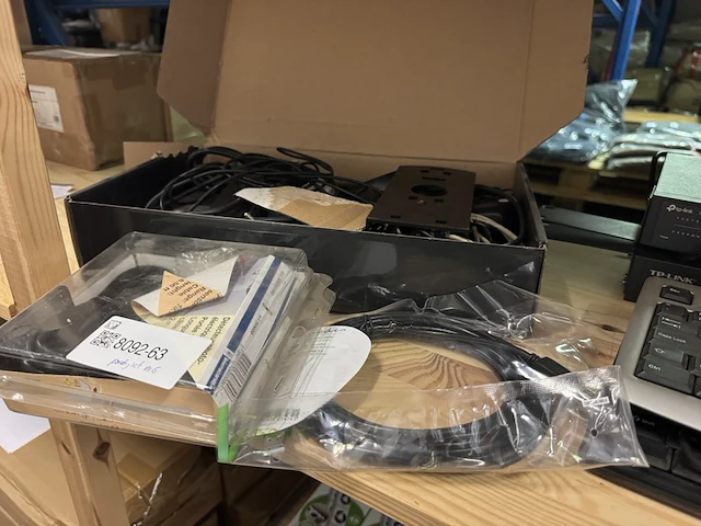 Partij ict artikelen w.o. tp-link, fujitsu siemens - afbeelding 4 van  5