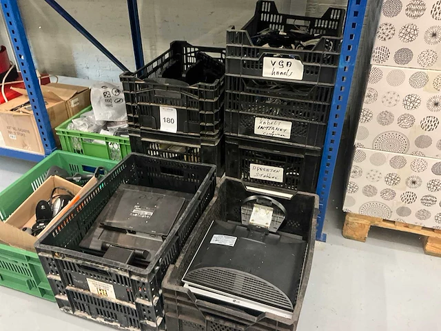 Partij ict onderdelen - afbeelding 1 van  9