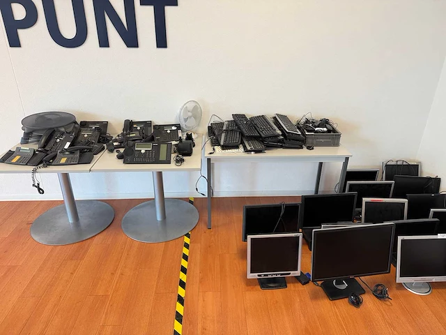 Partij ict toebehoren - afbeelding 1 van  9