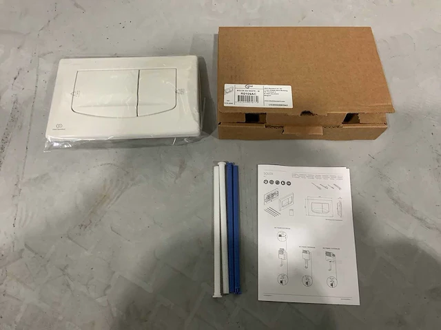 Partij idealstandard toilet bedieningspanelen (750 stuks) - afbeelding 1 van  8