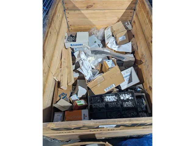 Partij ijzerwaren en bevestigingsmateriaal, o.a. fabory - afbeelding 21 van  27