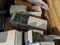 Partij ijzerwaren en bevestigingsmateriaal - afbeelding 13 van  16