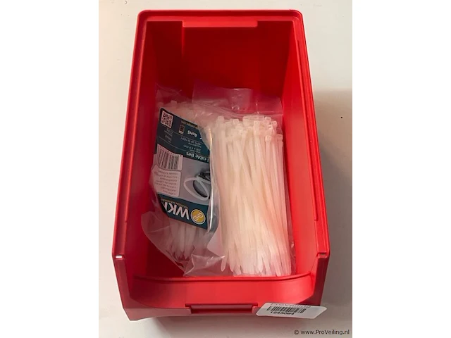 Partij in 6 bakken met o.a. pvc, slang etc (excl. magazijnbakken) - afbeelding 5 van  7