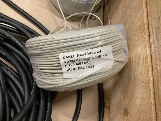 Partij installatie- en signaalkabel - afbeelding 6 van  9