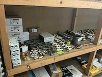 Partij installatie materiaal (129x) - afbeelding 1 van  11