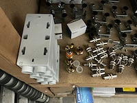 Partij installatie materiaal (129x) - afbeelding 4 van  11