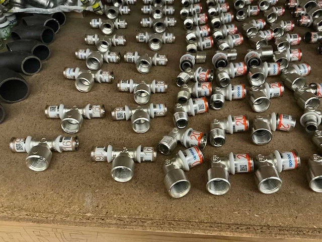 Partij installatie materiaal (143x) - afbeelding 3 van  9