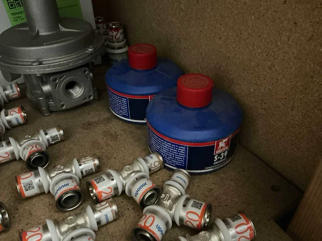 Partij installatie materiaal (190x) - afbeelding 2 van  13