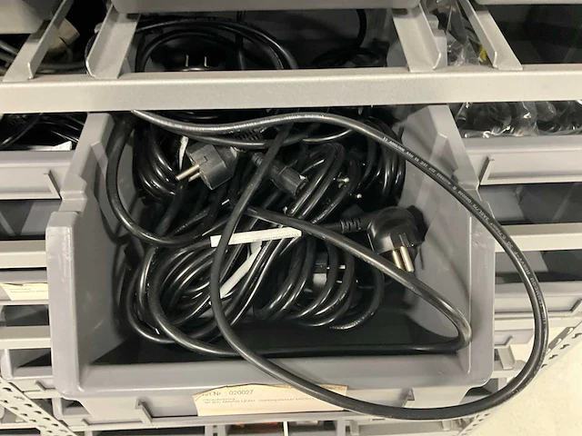 Partij installatie materiaal - afbeelding 2 van  11