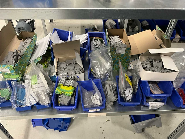 Partij installatie materiaal - afbeelding 12 van  18