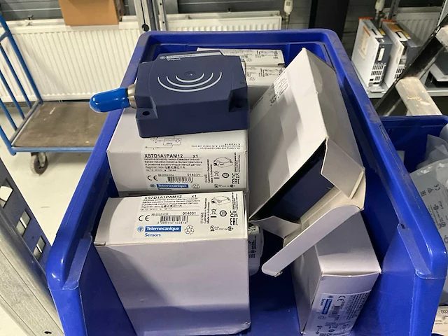 Partij installatie materiaal - afbeelding 15 van  18