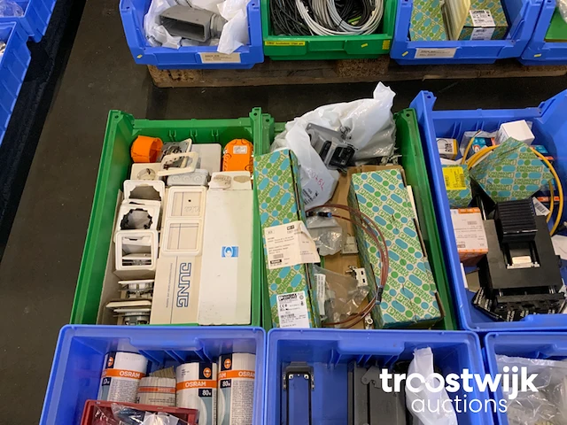 Partij installatie materiaal - afbeelding 16 van  25