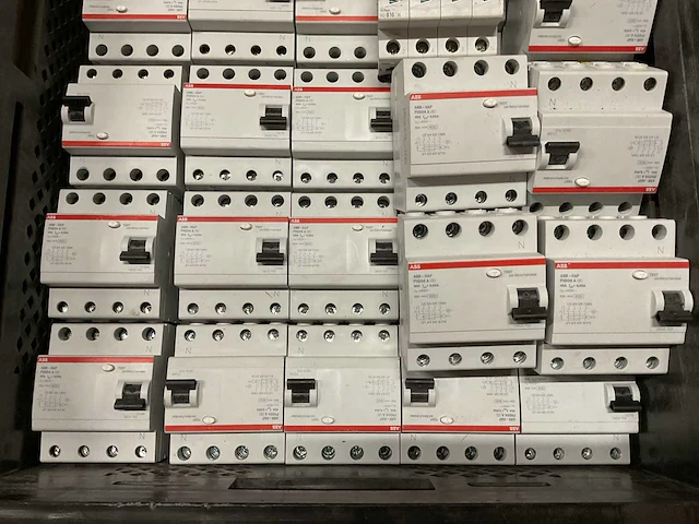 Partij installatieautomaten, 40 stuks - afbeelding 2 van  3