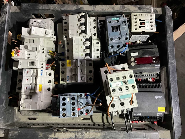 Partij installatieautomaten & procesapparatuur - afbeelding 3 van  9