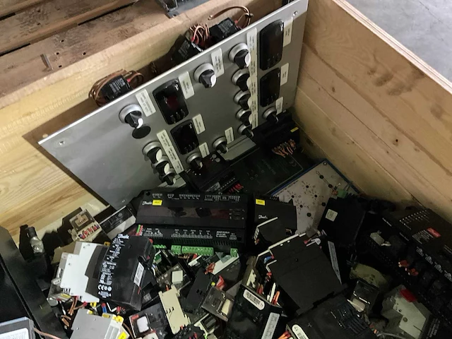 Partij installatieautomaten & procesapparatuur - afbeelding 5 van  9