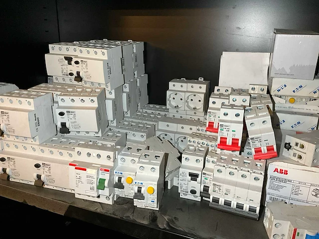 Partij installatieautomaten - afbeelding 7 van  11