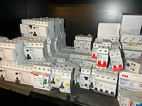 Partij installatieautomaten - afbeelding 7 van  11