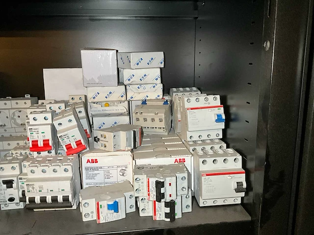 Partij installatieautomaten - afbeelding 8 van  11