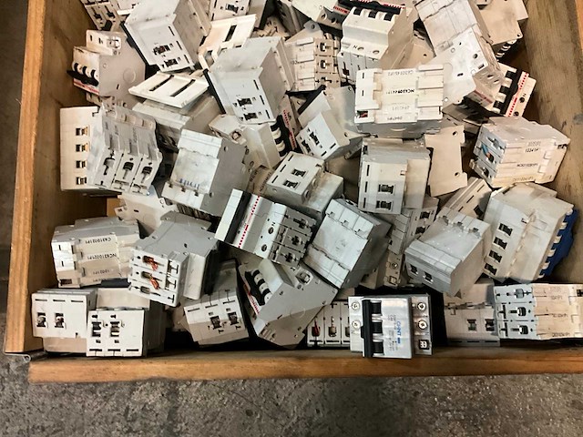 Partij installatieautomaten - afbeelding 3 van  6