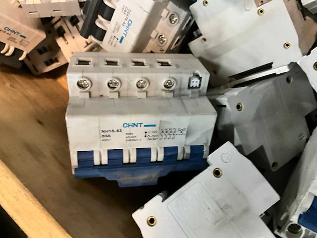 Partij installatieautomaten - afbeelding 3 van  4