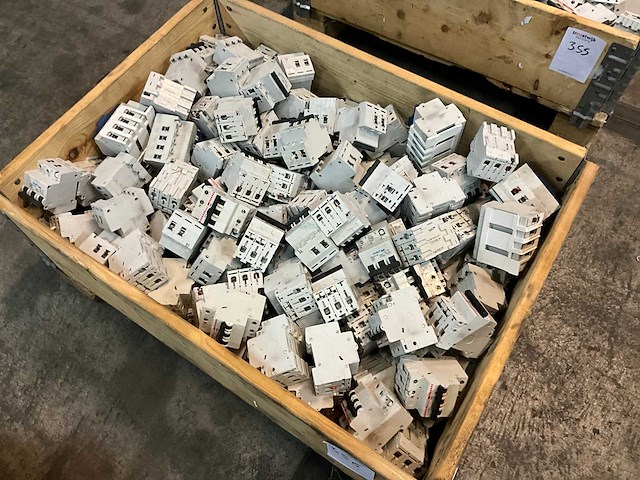 Partij installatieautomaten - afbeelding 1 van  6