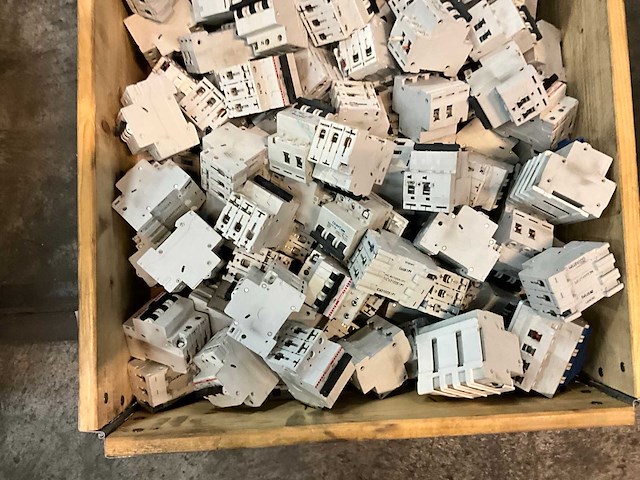 Partij installatieautomaten - afbeelding 3 van  6