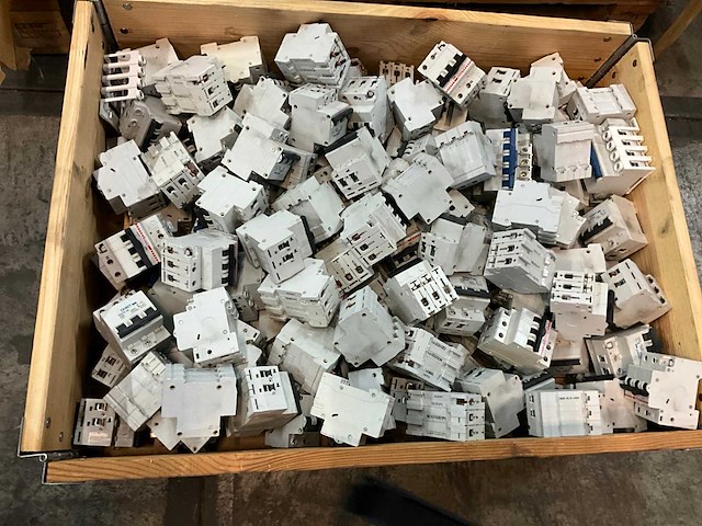 Partij installatieautomaten - afbeelding 2 van  7