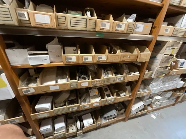 Partij installatiemateraal (c) - afbeelding 9 van  22