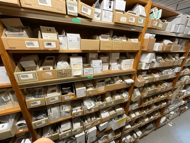 Partij installatiemateraal (c) - afbeelding 13 van  22
