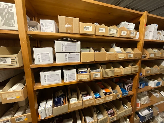 Partij installatiemateraal (c) - afbeelding 19 van  22