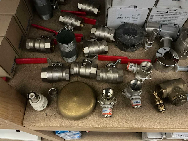 Partij installatiemateriaal (145x) - afbeelding 9 van  16