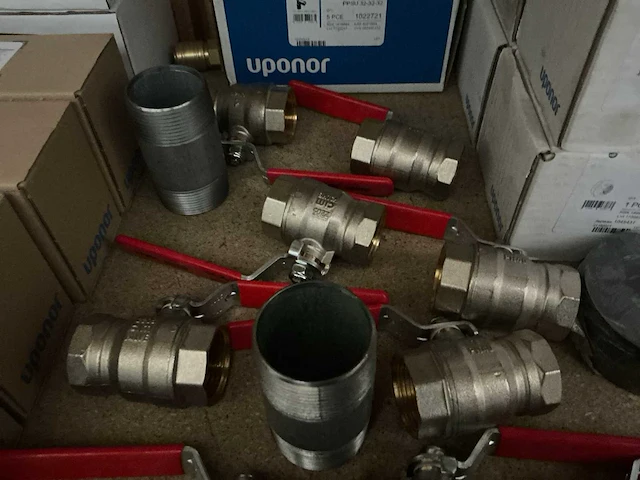 Partij installatiemateriaal (145x) - afbeelding 10 van  16
