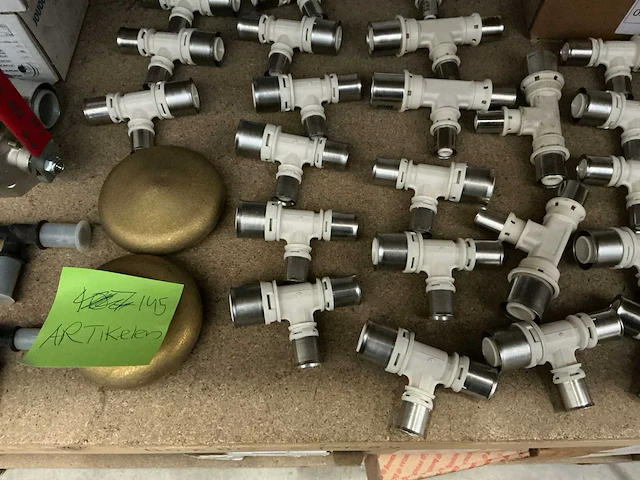 Partij installatiemateriaal (145x) - afbeelding 15 van  16