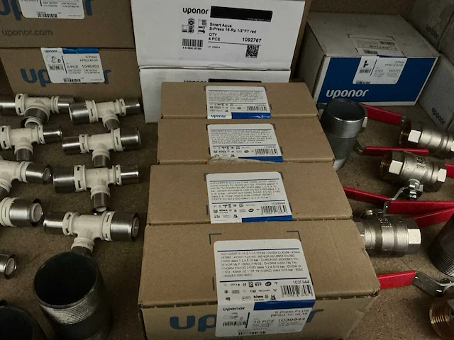 Partij installatiemateriaal (154x) - afbeelding 3 van  11