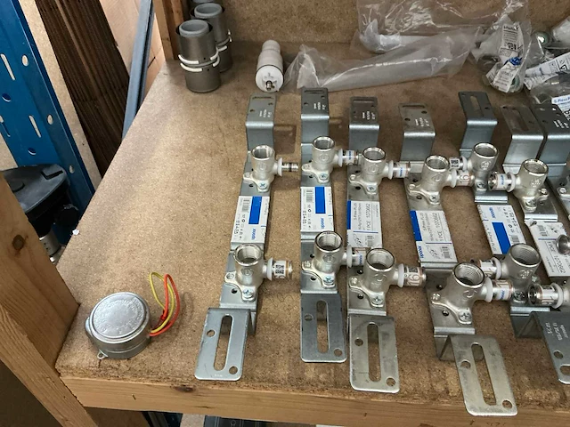 Partij installatiemateriaal (66x) - afbeelding 2 van  9